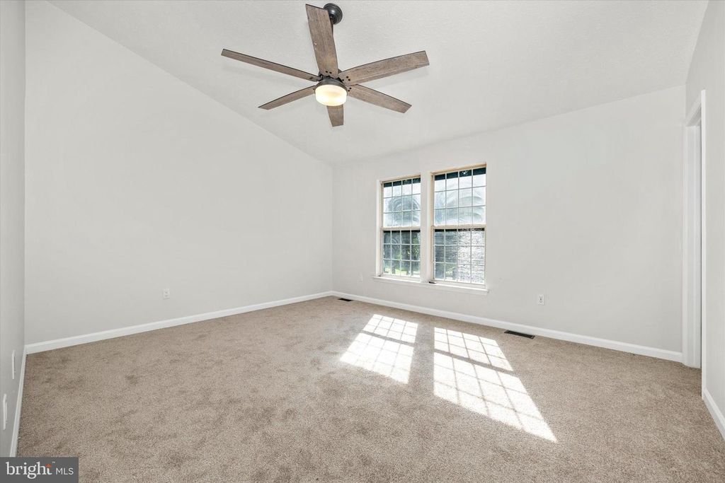 Image 20 of property listing at 6622 GOOSEANDER CT, Frederick, MD 21703