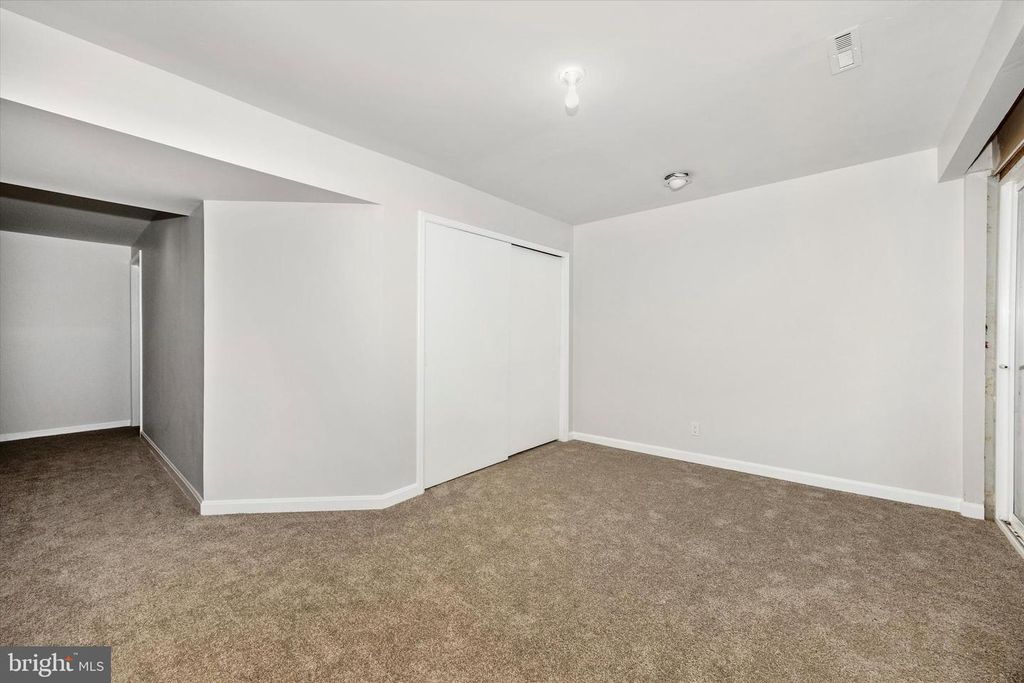 Image 35 of property listing at 6622 GOOSEANDER CT, Frederick, MD 21703