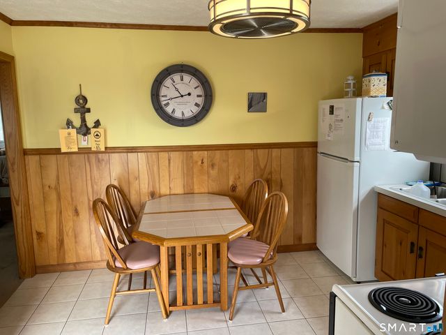 65 Old Colony Road, Old Lyme, CT 06371