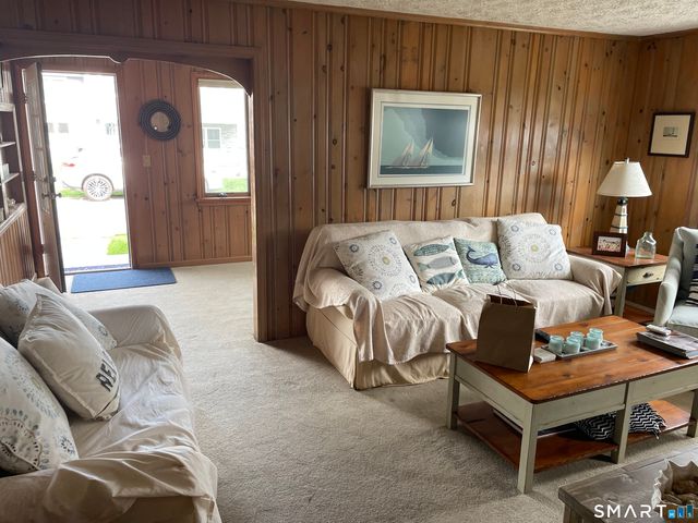 65 Old Colony Road, Old Lyme, CT 06371