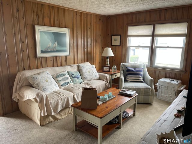 65 Old Colony Road, Old Lyme, CT 06371
