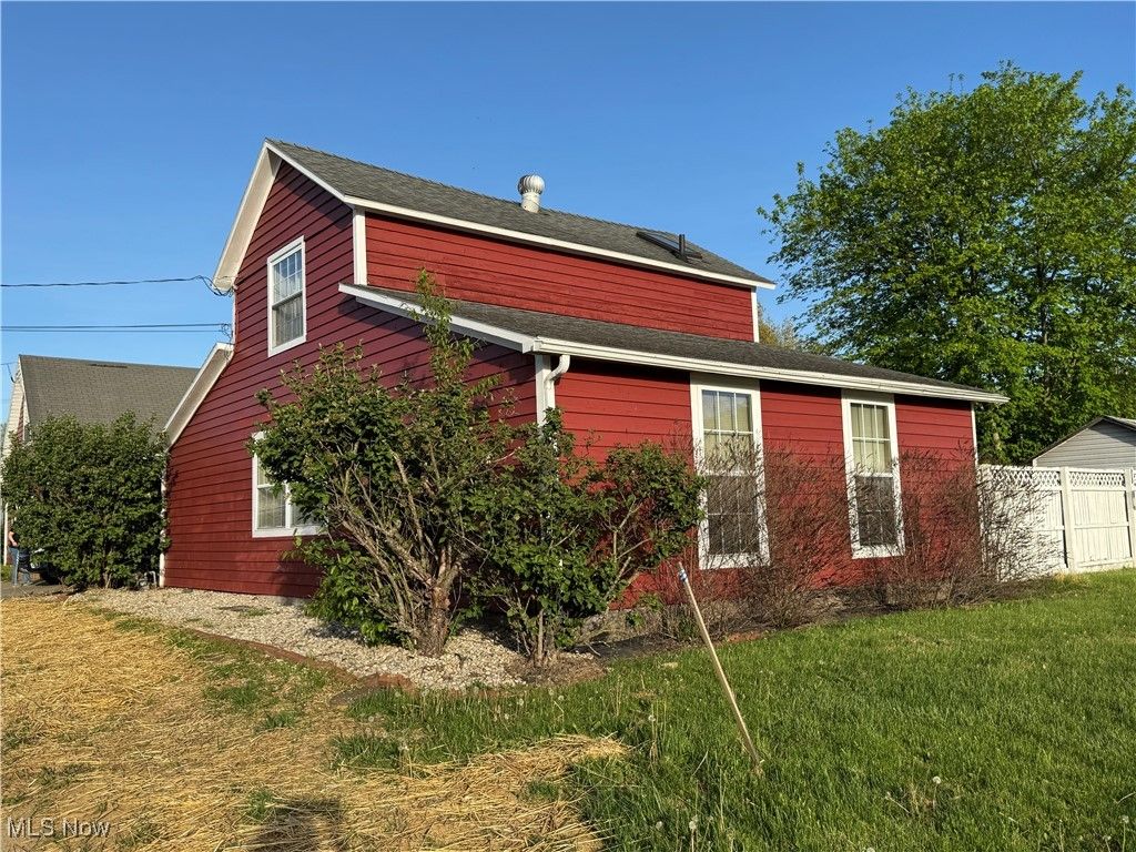 103 W 9th Street, Williamstown, WV 26187