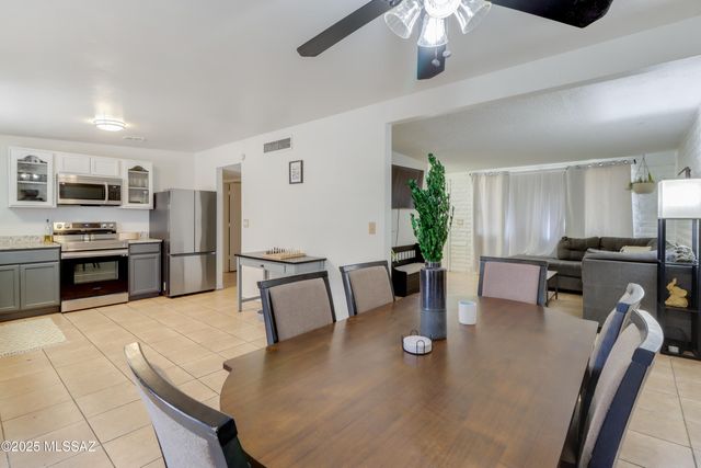 7231 E Pomegranate Street, Tucson, AZ 85730