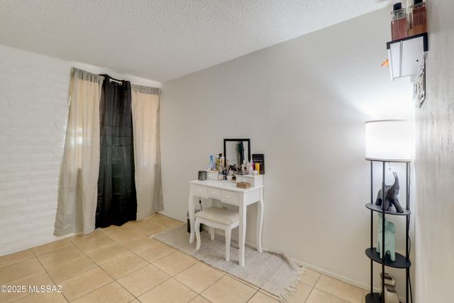 7231 E Pomegranate Street, Tucson, AZ 85730