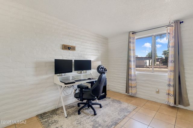 7231 E Pomegranate Street, Tucson, AZ 85730