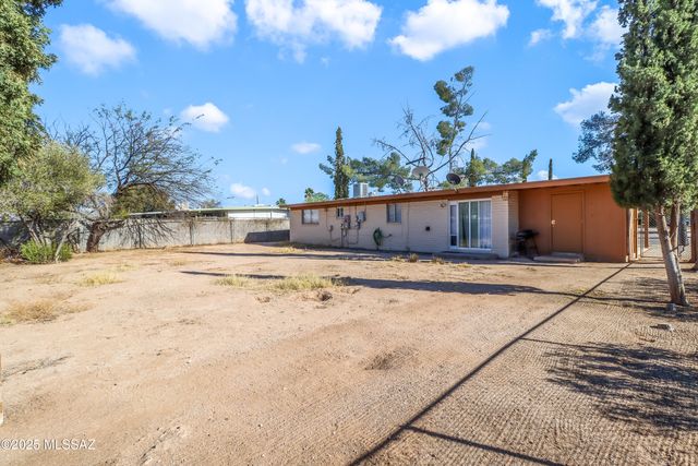 7231 E Pomegranate Street, Tucson, AZ 85730