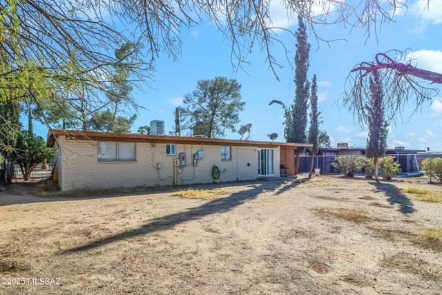 7231 E Pomegranate Street, Tucson, AZ 85730