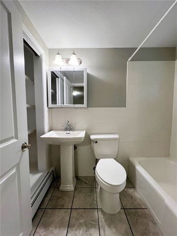 361 Privilege Street 2L, Woonsocket, RI 02895