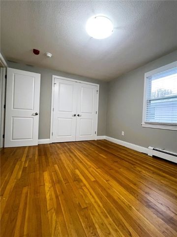 361 Privilege Street 2L, Woonsocket, RI 02895