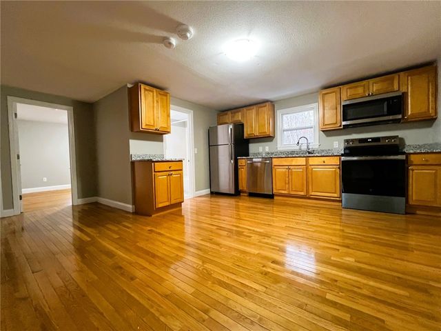 361 Privilege Street 2L, Woonsocket, RI 02895