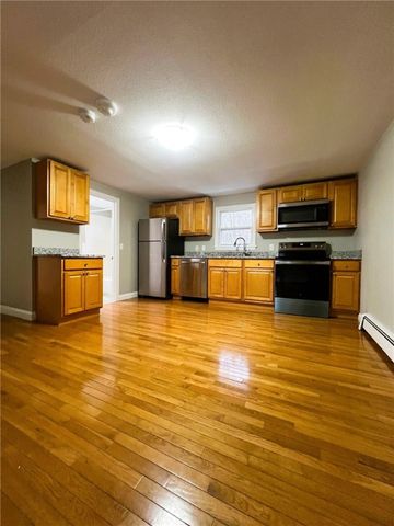 361 Privilege Street 2L, Woonsocket, RI 02895