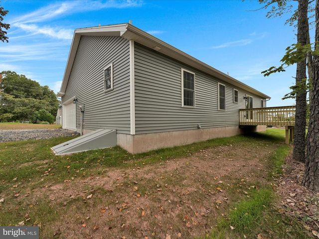 1799 CRAZY HORSE DR, Auburn, PA 17922