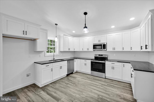 1799 CRAZY HORSE DR, Auburn, PA 17922