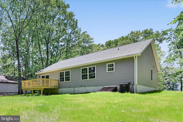 1799 CRAZY HORSE DR, Auburn, PA 17922