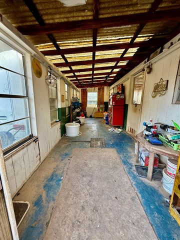 794 The Ole Barney Road, Livingston, TX 77351