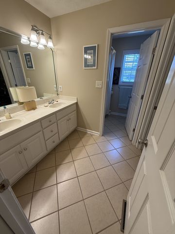 645 Weathervane Dr, Gallatin, TN 37066