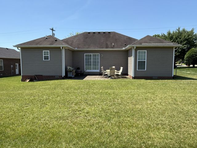 645 Weathervane Dr, Gallatin, TN 37066