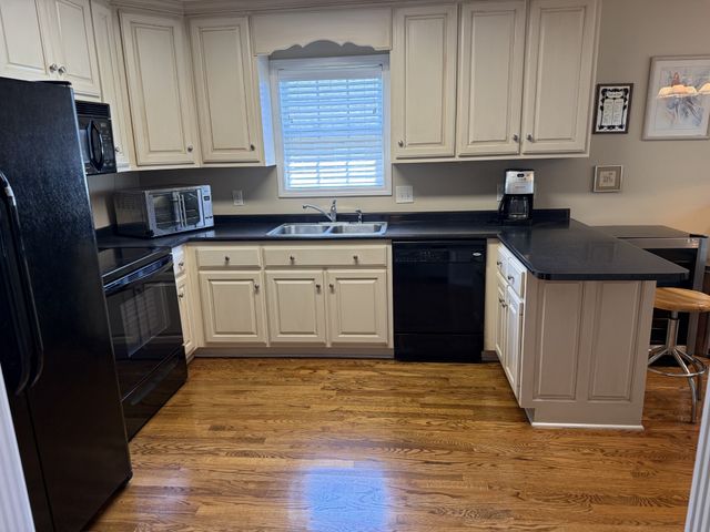 645 Weathervane Dr, Gallatin, TN 37066