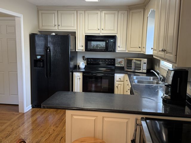 645 Weathervane Dr, Gallatin, TN 37066