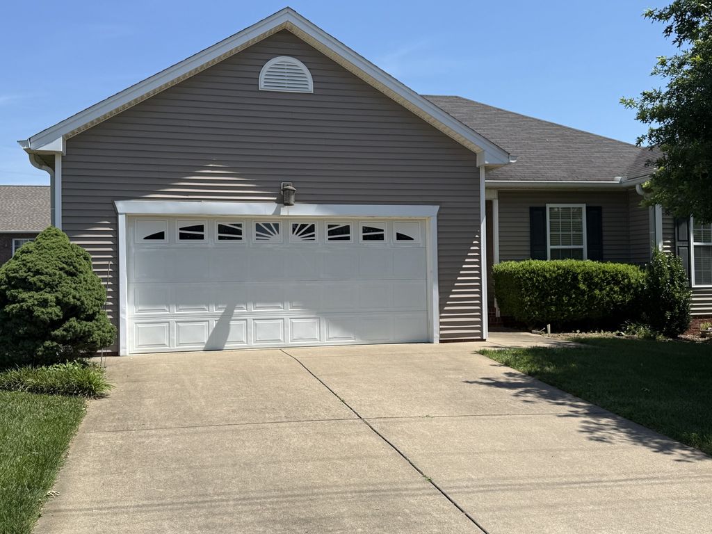 645 Weathervane Dr, Gallatin, TN 37066