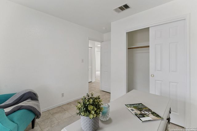 9823 Autumn Pl, Converse, TX 78109