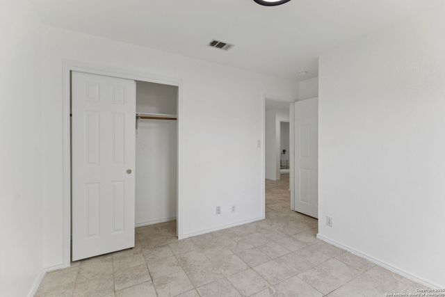 9823 Autumn Pl, Converse, TX 78109