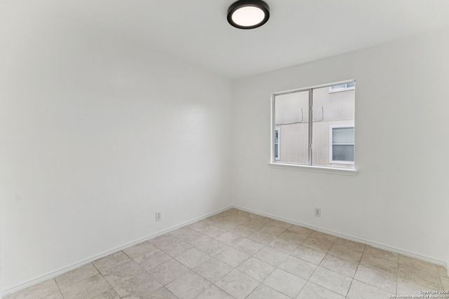 9823 Autumn Pl, Converse, TX 78109