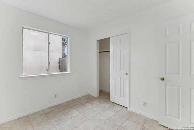 9823 Autumn Pl, Converse, TX 78109