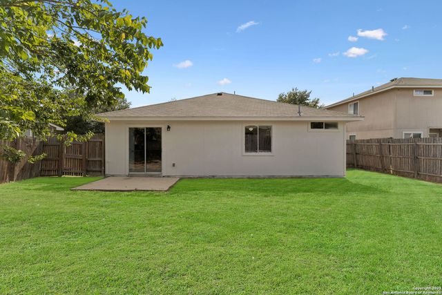 9823 Autumn Pl, Converse, TX 78109