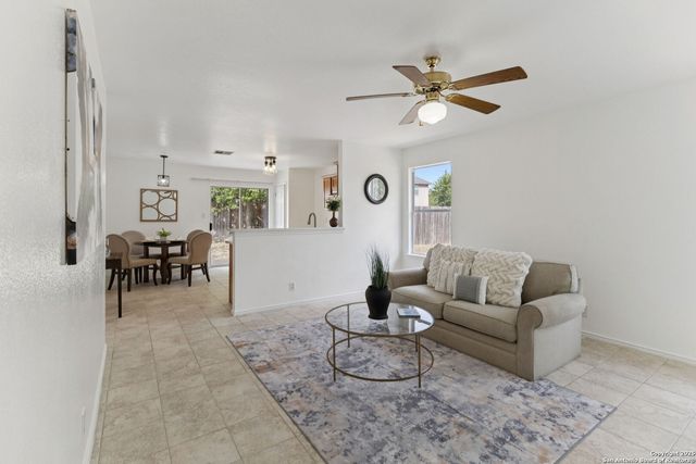 9823 Autumn Pl, Converse, TX 78109