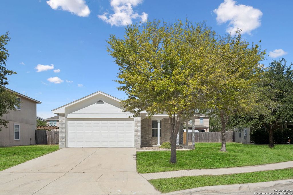 9823 Autumn Pl, Converse, TX 78109
