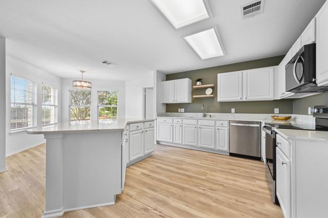 2412 Regal Park LN, Austin, TX 78748