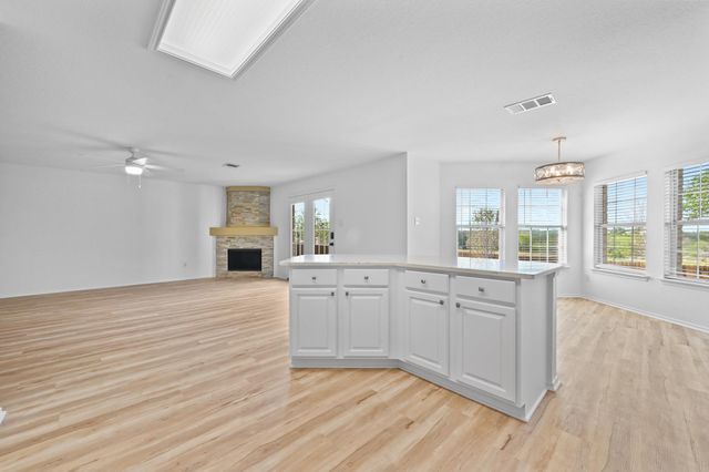 2412 Regal Park LN, Austin, TX 78748