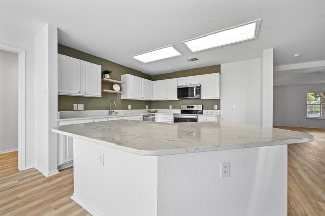 2412 Regal Park LN, Austin, TX 78748