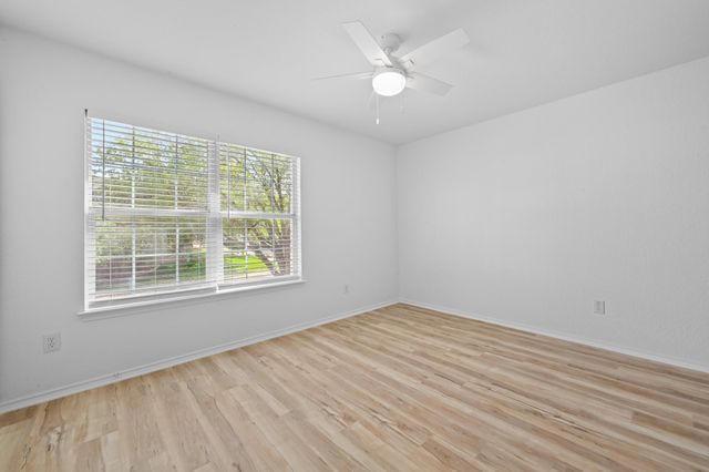 2412 Regal Park LN, Austin, TX 78748