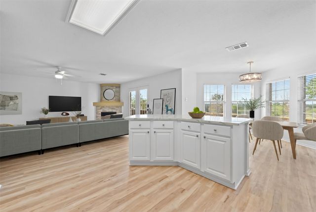 2412 Regal Park LN, Austin, TX 78748