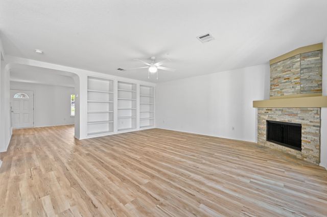 2412 Regal Park LN, Austin, TX 78748