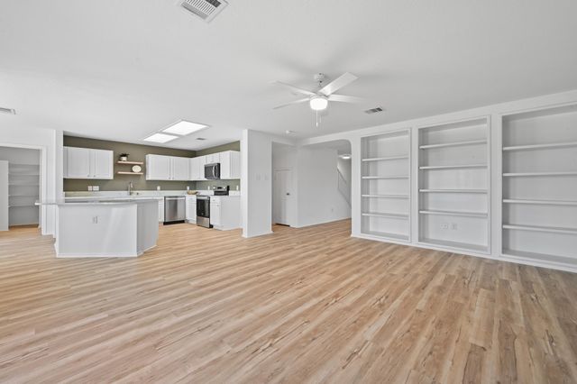 2412 Regal Park LN, Austin, TX 78748