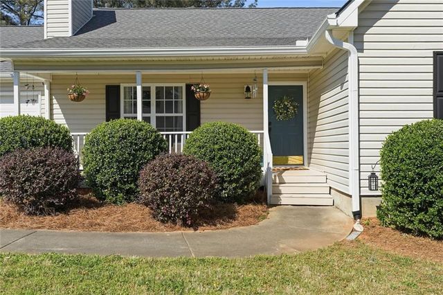53 Kingston Pointe Drive, Kingston, GA 30145