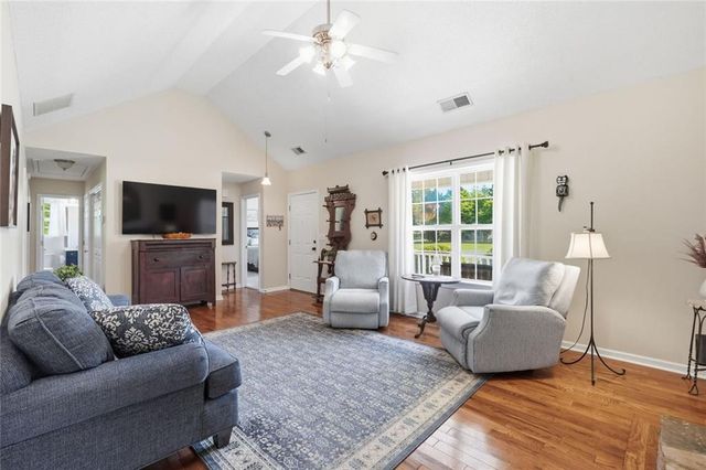 53 Kingston Pointe Drive, Kingston, GA 30145
