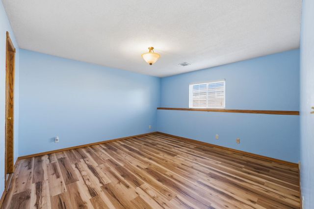 414 S Stoney Point Cir, Wichita, KS 67209