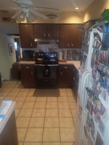 528 LANTERN CIRCLE, Temple Terrace, FL 33617