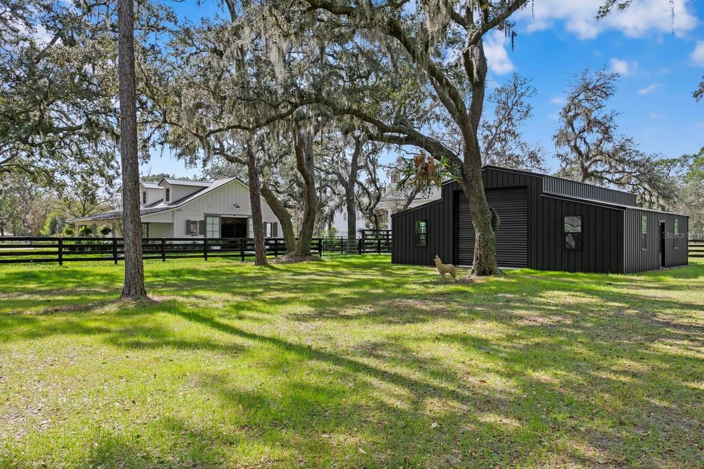 Image 24 of property listing at 10101 TARPON SPRINGS ROAD, Odessa, FL 33556