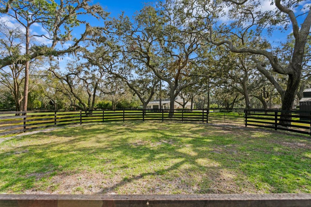 Image 25 of property listing at 10101 TARPON SPRINGS ROAD, Odessa, FL 33556