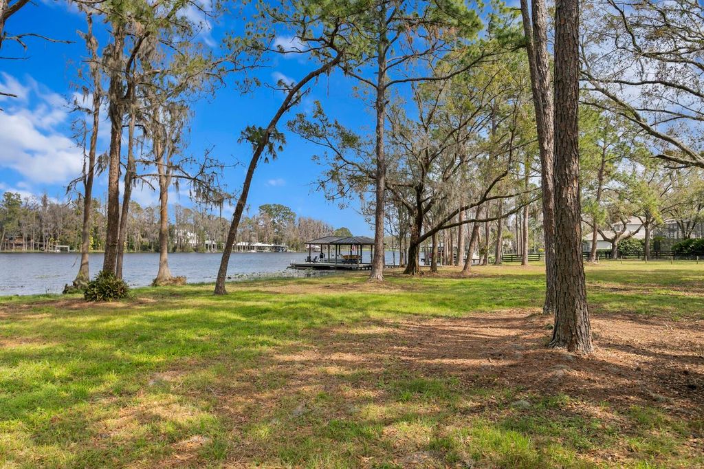 Image 32 of property listing at 10101 TARPON SPRINGS ROAD, Odessa, FL 33556