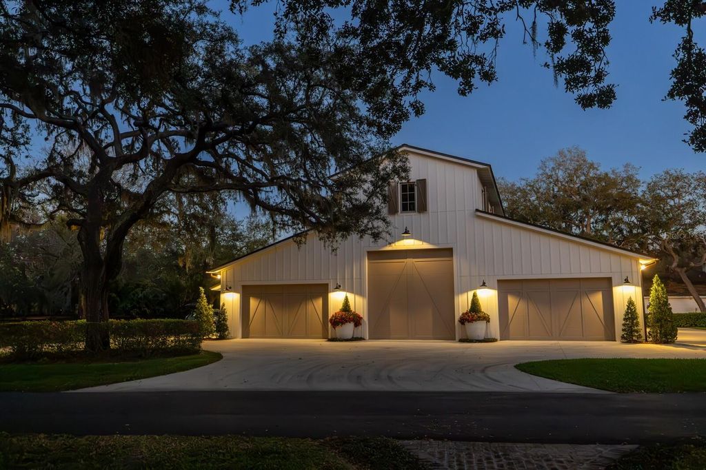 Image 46 of property listing at 10101 TARPON SPRINGS ROAD, Odessa, FL 33556