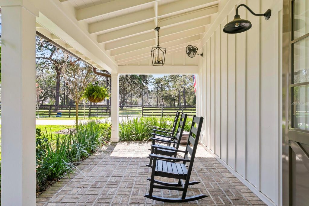 Image 7 of property listing at 10101 TARPON SPRINGS ROAD, Odessa, FL 33556