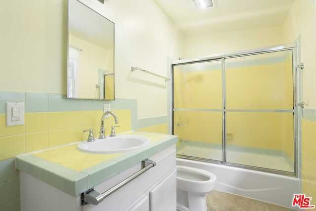 650 LORNA Lane, Los Angeles, CA 90049