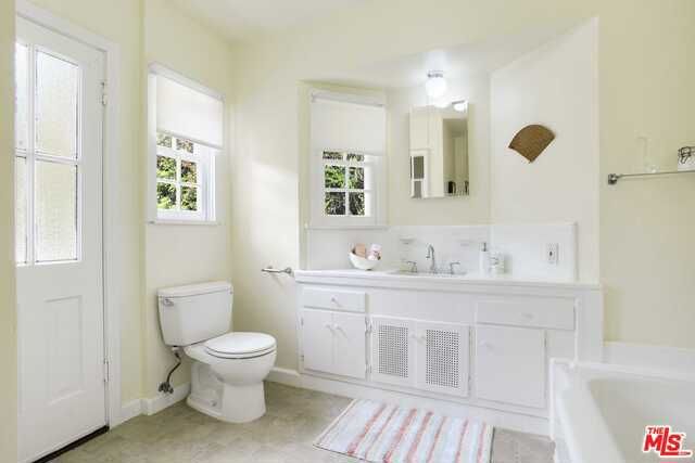 650 LORNA Lane, Los Angeles, CA 90049