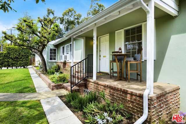650 LORNA Lane, Los Angeles, CA 90049